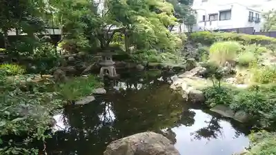 天沼弁天社（天沼八幡神社境外社）の庭園