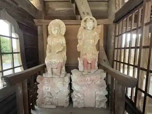 真高寺の{uncategorized: "未分類", other: "その他", undefined: "問題あり", building: "その他建物", grave: "お墓", sacred_gate: "鳥居", guardian: "狛犬", statue: "像", buddha: "仏像", history: "歴史", nature: "自然", garden: "庭園", animal: "動物", pagoda: "塔", temizu: "手水舎", mountain_gate: "山門・神門", sanctuary: "本殿・本堂", subordinate: "末社・摂社", art: "芸術", scenery: "景色", jizo: "地蔵", ema: "絵馬", goshuin: "御朱印", omikuji: "おみくじ", items: "授与品その他", amulet: "お守り", goshuincho: "御朱印帳", eats: "食事", festival: "お祭り", votive_dance: "神楽", shichigosan: "七五三参", wedding: "結婚式", experience: "体験その他", initially: "初詣", around: "周辺", anti_infection: "感染症対策"}