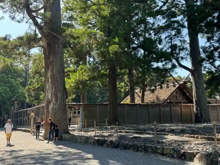 伊勢神宮外宮(豊受大神宮)の{uncategorized: "未分類", other: "その他", undefined: "問題あり", building: "その他建物", grave: "お墓", sacred_gate: "鳥居", guardian: "狛犬", statue: "像", buddha: "仏像", history: "歴史", nature: "自然", garden: "庭園", animal: "動物", pagoda: "塔", temizu: "手水舎", mountain_gate: "山門・神門", sanctuary: "本殿・本堂", subordinate: "末社・摂社", art: "芸術", scenery: "景色", jizo: "地蔵", ema: "絵馬", goshuin: "御朱印", omikuji: "おみくじ", items: "授与品その他", amulet: "お守り", goshuincho: "御朱印帳", eats: "食事", festival: "お祭り", votive_dance: "神楽", shichigosan: "七五三参", wedding: "結婚式", experience: "体験その他", initially: "初詣", around: "周辺", anti_infection: "感染症対策"}