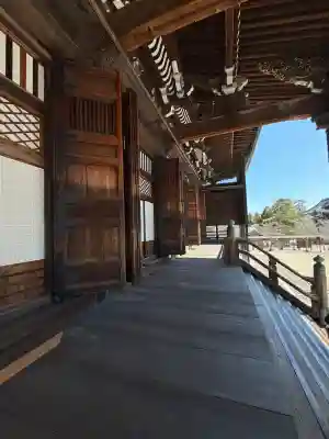 本山専修寺の{uncategorized: "未分類", other: "その他", undefined: "問題あり", building: "その他建物", grave: "お墓", sacred_gate: "鳥居", guardian: "狛犬", statue: "像", buddha: "仏像", history: "歴史", nature: "自然", garden: "庭園", animal: "動物", pagoda: "塔", temizu: "手水舎", mountain_gate: "山門・神門", sanctuary: "本殿・本堂", subordinate: "末社・摂社", art: "芸術", scenery: "景色", jizo: "地蔵", ema: "絵馬", goshuin: "御朱印", omikuji: "おみくじ", items: "授与品その他", amulet: "お守り", goshuincho: "御朱印帳", eats: "食事", festival: "お祭り", votive_dance: "神楽", shichigosan: "七五三参", wedding: "結婚式", experience: "体験その他", initially: "初詣", around: "周辺", anti_infection: "感染症対策"}