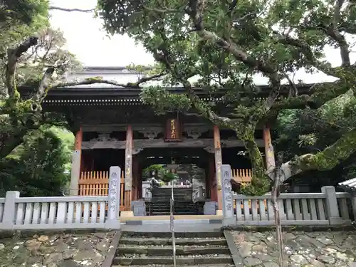 金剛福寺の山門