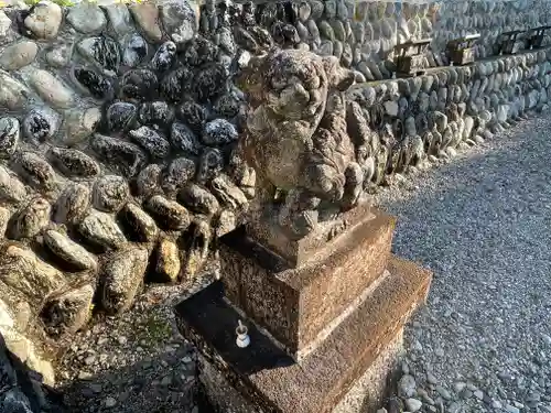 八幡神社の狛犬