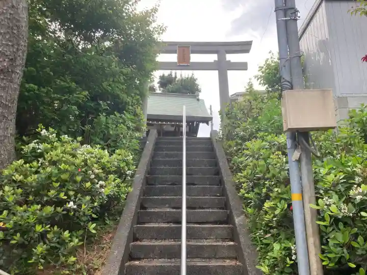 若宮御霊神社の{uncategorized: "未分類", other: "その他", undefined: "問題あり", building: "その他建物", grave: "お墓", sacred_gate: "鳥居", guardian: "狛犬", statue: "像", buddha: "仏像", history: "歴史", nature: "自然", garden: "庭園", animal: "動物", pagoda: "塔", temizu: "手水舎", mountain_gate: "山門・神門", sanctuary: "本殿・本堂", subordinate: "末社・摂社", art: "芸術", scenery: "景色", jizo: "地蔵", ema: "絵馬", goshuin: "御朱印", omikuji: "おみくじ", items: "授与品その他", amulet: "お守り", goshuincho: "御朱印帳", eats: "食事", festival: "お祭り", votive_dance: "神楽", shichigosan: "七五三参", wedding: "結婚式", experience: "体験その他", initially: "初詣", around: "周辺", anti_infection: "感染症対策"}