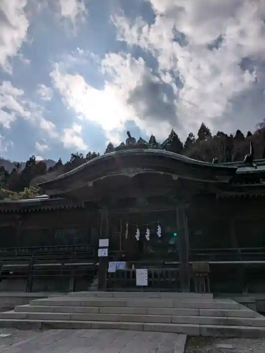函館八幡宮の{uncategorized: "未分類", other: "その他", undefined: "問題あり", building: "その他建物", grave: "お墓", sacred_gate: "鳥居", guardian: "狛犬", statue: "像", buddha: "仏像", history: "歴史", nature: "自然", garden: "庭園", animal: "動物", pagoda: "塔", temizu: "手水舎", mountain_gate: "山門・神門", sanctuary: "本殿・本堂", subordinate: "末社・摂社", art: "芸術", scenery: "景色", jizo: "地蔵", ema: "絵馬", goshuin: "御朱印", omikuji: "おみくじ", items: "授与品その他", amulet: "お守り", goshuincho: "御朱印帳", eats: "食事", festival: "お祭り", votive_dance: "神楽", shichigosan: "七五三参", wedding: "結婚式", experience: "体験その他", initially: "初詣", around: "周辺", anti_infection: "感染症対策"}