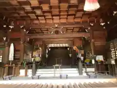 竈山神社の本殿