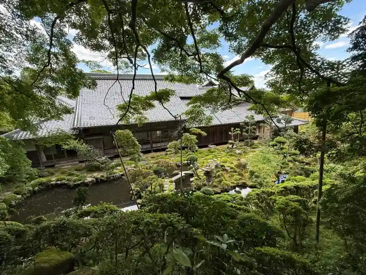 當麻寺西南院の{uncategorized: "未分類", other: "その他", undefined: "問題あり", building: "その他建物", grave: "お墓", sacred_gate: "鳥居", guardian: "狛犬", statue: "像", buddha: "仏像", history: "歴史", nature: "自然", garden: "庭園", animal: "動物", pagoda: "塔", temizu: "手水舎", mountain_gate: "山門・神門", sanctuary: "本殿・本堂", subordinate: "末社・摂社", art: "芸術", scenery: "景色", jizo: "地蔵", ema: "絵馬", goshuin: "御朱印", omikuji: "おみくじ", items: "授与品その他", amulet: "お守り", goshuincho: "御朱印帳", eats: "食事", festival: "お祭り", votive_dance: "神楽", shichigosan: "七五三参", wedding: "結婚式", experience: "体験その他", initially: "初詣", around: "周辺", anti_infection: "感染症対策"}