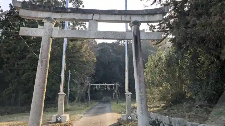 天満神社の{uncategorized: "未分類", other: "その他", undefined: "問題あり", building: "その他建物", grave: "お墓", sacred_gate: "鳥居", guardian: "狛犬", statue: "像", buddha: "仏像", history: "歴史", nature: "自然", garden: "庭園", animal: "動物", pagoda: "塔", temizu: "手水舎", mountain_gate: "山門・神門", sanctuary: "本殿・本堂", subordinate: "末社・摂社", art: "芸術", scenery: "景色", jizo: "地蔵", ema: "絵馬", goshuin: "御朱印", omikuji: "おみくじ", items: "授与品その他", amulet: "お守り", goshuincho: "御朱印帳", eats: "食事", festival: "お祭り", votive_dance: "神楽", shichigosan: "七五三参", wedding: "結婚式", experience: "体験その他", initially: "初詣", around: "周辺", anti_infection: "感染症対策"}