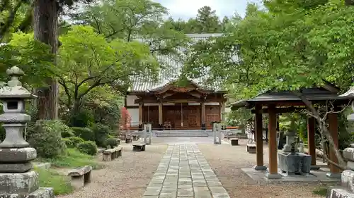 彌勒寺の本殿