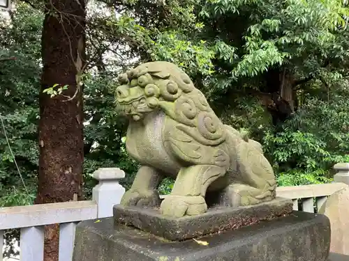 瀧泉寺（目黒不動尊）の狛犬