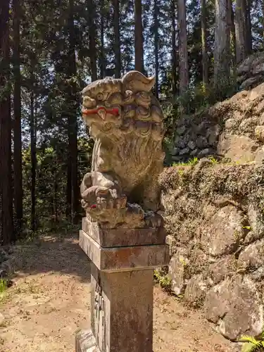 白山神社の狛犬