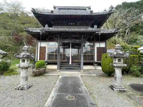 常光寺の{uncategorized: "未分類", other: "その他", undefined: "問題あり", building: "その他建物", grave: "お墓", sacred_gate: "鳥居", guardian: "狛犬", statue: "像", buddha: "仏像", history: "歴史", nature: "自然", garden: "庭園", animal: "動物", pagoda: "塔", temizu: "手水舎", mountain_gate: "山門・神門", sanctuary: "本殿・本堂", subordinate: "末社・摂社", art: "芸術", scenery: "景色", jizo: "地蔵", ema: "絵馬", goshuin: "御朱印", omikuji: "おみくじ", items: "授与品その他", amulet: "お守り", goshuincho: "御朱印帳", eats: "食事", festival: "お祭り", votive_dance: "神楽", shichigosan: "七五三参", wedding: "結婚式", experience: "体験その他", initially: "初詣", around: "周辺", anti_infection: "感染症対策"}