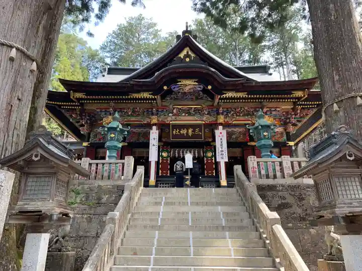 三峯神社の本殿・本堂