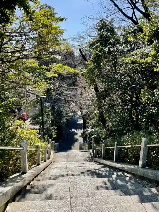 驚神社の{uncategorized: "未分類", other: "その他", undefined: "問題あり", building: "その他建物", grave: "お墓", sacred_gate: "鳥居", guardian: "狛犬", statue: "像", buddha: "仏像", history: "歴史", nature: "自然", garden: "庭園", animal: "動物", pagoda: "塔", temizu: "手水舎", mountain_gate: "山門・神門", sanctuary: "本殿・本堂", subordinate: "末社・摂社", art: "芸術", scenery: "景色", jizo: "地蔵", ema: "絵馬", goshuin: "御朱印", omikuji: "おみくじ", items: "授与品その他", amulet: "お守り", goshuincho: "御朱印帳", eats: "食事", festival: "お祭り", votive_dance: "神楽", shichigosan: "七五三参", wedding: "結婚式", experience: "体験その他", initially: "初詣", around: "周辺", anti_infection: "感染症対策"}