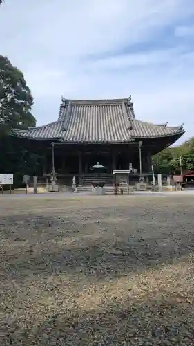 大御堂寺（野間大坊）の{uncategorized: "未分類", other: "その他", undefined: "問題あり", building: "その他建物", grave: "お墓", sacred_gate: "鳥居", guardian: "狛犬", statue: "像", buddha: "仏像", history: "歴史", nature: "自然", garden: "庭園", animal: "動物", pagoda: "塔", temizu: "手水舎", mountain_gate: "山門・神門", sanctuary: "本殿・本堂", subordinate: "末社・摂社", art: "芸術", scenery: "景色", jizo: "地蔵", ema: "絵馬", goshuin: "御朱印", omikuji: "おみくじ", items: "授与品その他", amulet: "お守り", goshuincho: "御朱印帳", eats: "食事", festival: "お祭り", votive_dance: "神楽", shichigosan: "七五三参", wedding: "結婚式", experience: "体験その他", initially: "初詣", around: "周辺", anti_infection: "感染症対策"}