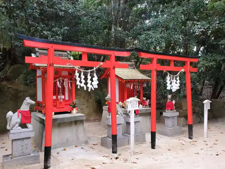 越木岩神社の末社・摂社
