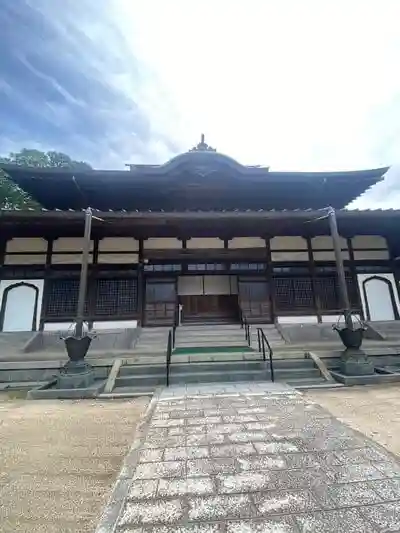成道寺の本殿