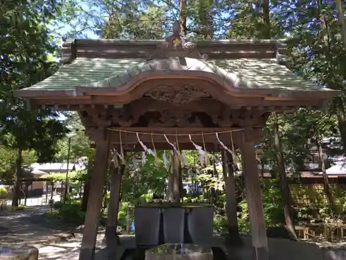 諏訪大社下社秋宮の手水舎