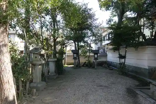 大神神社（粟殿）の庭園