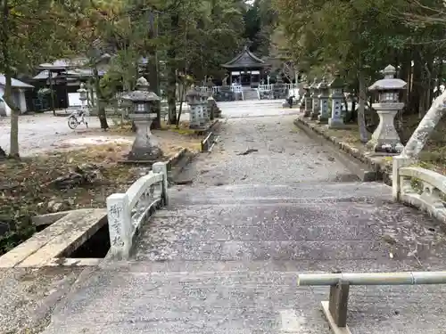 吉御子神社の建物その他