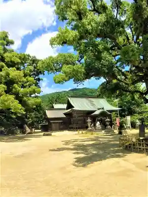 與止日女神社の本殿・本堂