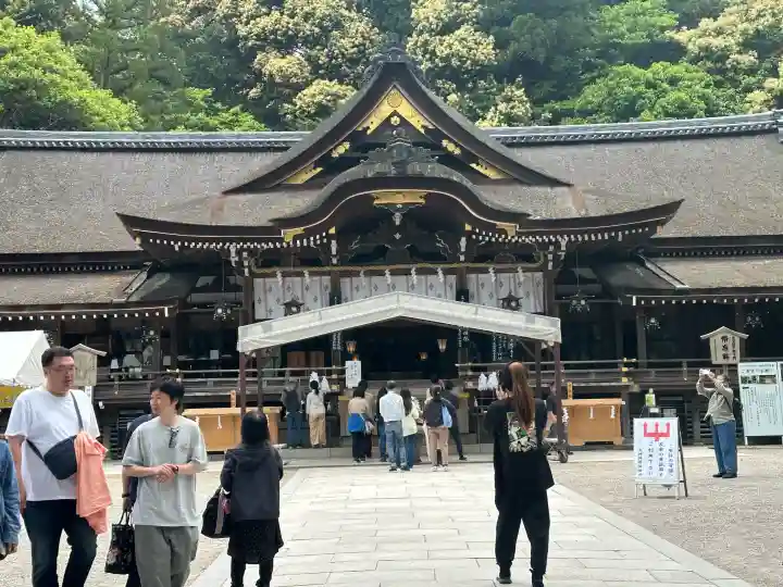 大神神社の{uncategorized: "未分類", other: "その他", undefined: "問題あり", building: "その他建物", grave: "お墓", sacred_gate: "鳥居", guardian: "狛犬", statue: "像", buddha: "仏像", history: "歴史", nature: "自然", garden: "庭園", animal: "動物", pagoda: "塔", temizu: "手水舎", mountain_gate: "山門・神門", sanctuary: "本殿・本堂", subordinate: "末社・摂社", art: "芸術", scenery: "景色", jizo: "地蔵", ema: "絵馬", goshuin: "御朱印", omikuji: "おみくじ", items: "授与品その他", amulet: "お守り", goshuincho: "御朱印帳", eats: "食事", festival: "お祭り", votive_dance: "神楽", shichigosan: "七五三参", wedding: "結婚式", experience: "体験その他", initially: "初詣", around: "周辺", anti_infection: "感染症対策"}