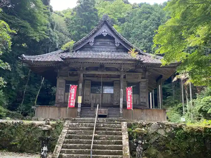 飯福田寺の本殿