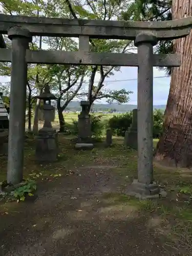 白山神社の鳥居