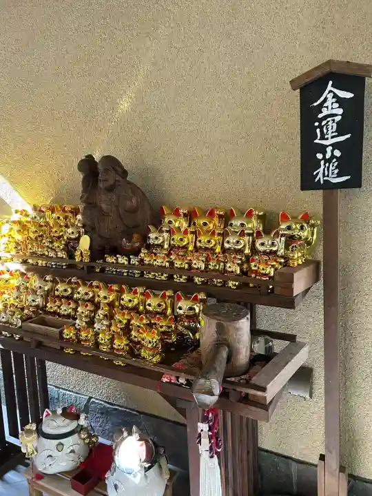 お松大権現の{uncategorized: "未分類", other: "その他", undefined: "問題あり", building: "その他建物", grave: "お墓", sacred_gate: "鳥居", guardian: "狛犬", statue: "像", buddha: "仏像", history: "歴史", nature: "自然", garden: "庭園", animal: "動物", pagoda: "塔", temizu: "手水舎", mountain_gate: "山門・神門", sanctuary: "本殿・本堂", subordinate: "末社・摂社", art: "芸術", scenery: "景色", jizo: "地蔵", ema: "絵馬", goshuin: "御朱印", omikuji: "おみくじ", items: "授与品その他", amulet: "お守り", goshuincho: "御朱印帳", eats: "食事", festival: "お祭り", votive_dance: "神楽", shichigosan: "七五三参", wedding: "結婚式", experience: "体験その他", initially: "初詣", around: "周辺", anti_infection: "感染症対策"}