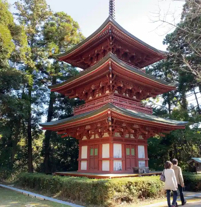 目の霊山 油山寺の塔
