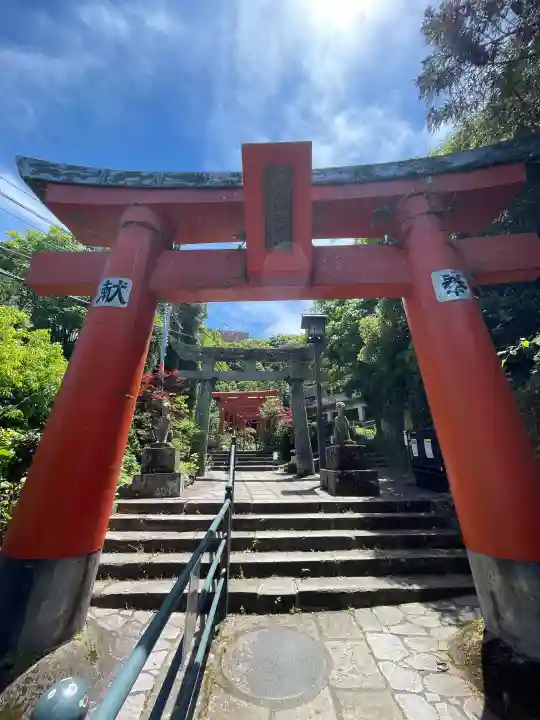 若宮稲荷神社の{uncategorized: "未分類", other: "その他", undefined: "問題あり", building: "その他建物", grave: "お墓", sacred_gate: "鳥居", guardian: "狛犬", statue: "像", buddha: "仏像", history: "歴史", nature: "自然", garden: "庭園", animal: "動物", pagoda: "塔", temizu: "手水舎", mountain_gate: "山門・神門", sanctuary: "本殿・本堂", subordinate: "末社・摂社", art: "芸術", scenery: "景色", jizo: "地蔵", ema: "絵馬", goshuin: "御朱印", omikuji: "おみくじ", items: "授与品その他", amulet: "お守り", goshuincho: "御朱印帳", eats: "食事", festival: "お祭り", votive_dance: "神楽", shichigosan: "七五三参", wedding: "結婚式", experience: "体験その他", initially: "初詣", around: "周辺", anti_infection: "感染症対策"}