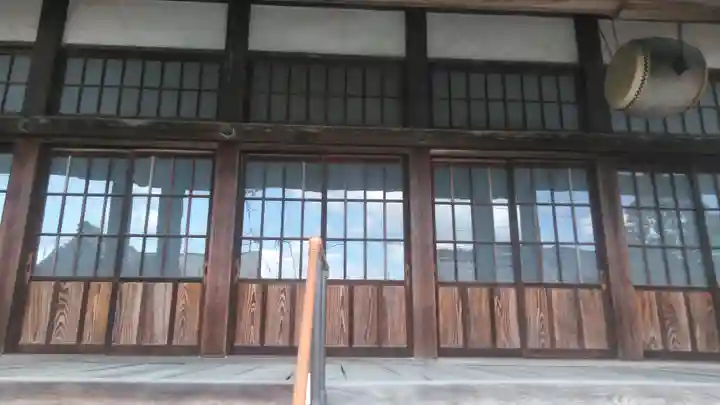 西蓮寺の本殿・本堂