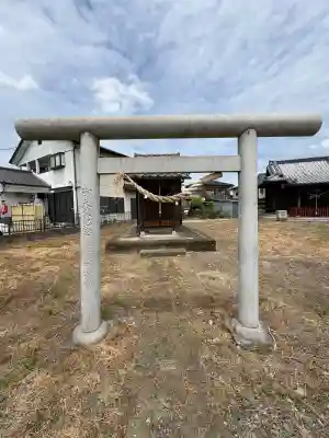 八幡宮の{uncategorized: "未分類", other: "その他", undefined: "問題あり", building: "その他建物", grave: "お墓", sacred_gate: "鳥居", guardian: "狛犬", statue: "像", buddha: "仏像", history: "歴史", nature: "自然", garden: "庭園", animal: "動物", pagoda: "塔", temizu: "手水舎", mountain_gate: "山門・神門", sanctuary: "本殿・本堂", subordinate: "末社・摂社", art: "芸術", scenery: "景色", jizo: "地蔵", ema: "絵馬", goshuin: "御朱印", omikuji: "おみくじ", items: "授与品その他", amulet: "お守り", goshuincho: "御朱印帳", eats: "食事", festival: "お祭り", votive_dance: "神楽", shichigosan: "七五三参", wedding: "結婚式", experience: "体験その他", initially: "初詣", around: "周辺", anti_infection: "感染症対策"}