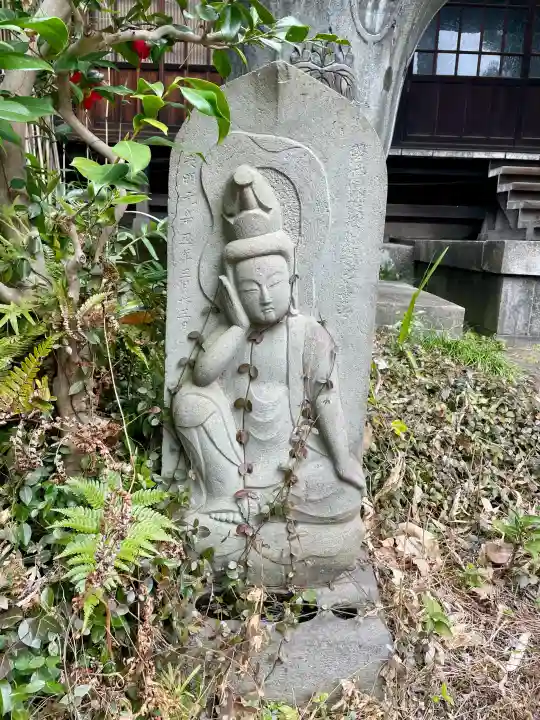 臨江寺の{uncategorized: "未分類", other: "その他", undefined: "問題あり", building: "その他建物", grave: "お墓", sacred_gate: "鳥居", guardian: "狛犬", statue: "像", buddha: "仏像", history: "歴史", nature: "自然", garden: "庭園", animal: "動物", pagoda: "塔", temizu: "手水舎", mountain_gate: "山門・神門", sanctuary: "本殿・本堂", subordinate: "末社・摂社", art: "芸術", scenery: "景色", jizo: "地蔵", ema: "絵馬", goshuin: "御朱印", omikuji: "おみくじ", items: "授与品その他", amulet: "お守り", goshuincho: "御朱印帳", eats: "食事", festival: "お祭り", votive_dance: "神楽", shichigosan: "七五三参", wedding: "結婚式", experience: "体験その他", initially: "初詣", around: "周辺", anti_infection: "感染症対策"}