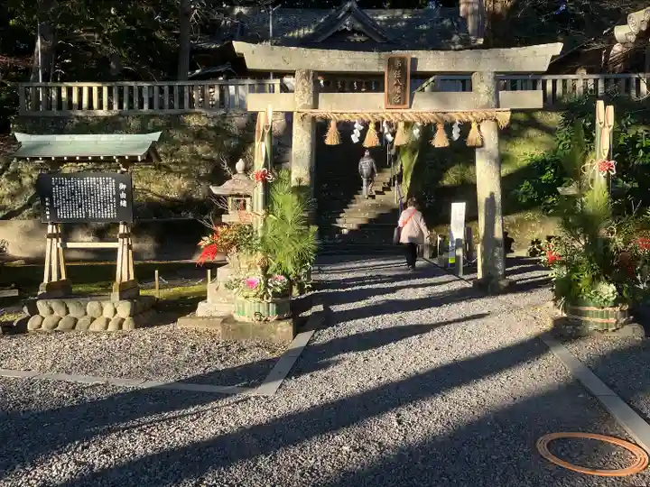 事任八幡宮の鳥居