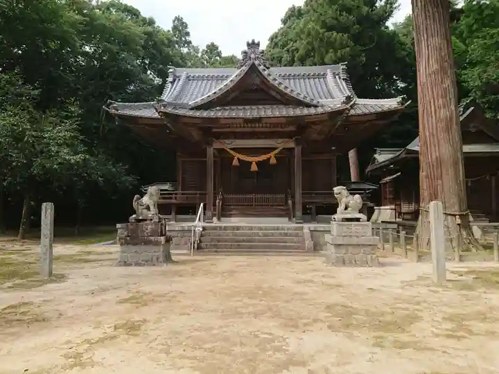 八幡宮の本殿・本堂