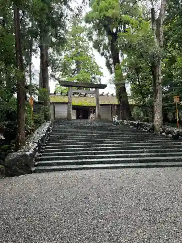 伊勢神宮内宮（皇大神宮）の{uncategorized: "未分類", other: "その他", undefined: "問題あり", building: "その他建物", grave: "お墓", sacred_gate: "鳥居", guardian: "狛犬", statue: "像", buddha: "仏像", history: "歴史", nature: "自然", garden: "庭園", animal: "動物", pagoda: "塔", temizu: "手水舎", mountain_gate: "山門・神門", sanctuary: "本殿・本堂", subordinate: "末社・摂社", art: "芸術", scenery: "景色", jizo: "地蔵", ema: "絵馬", goshuin: "御朱印", omikuji: "おみくじ", items: "授与品その他", amulet: "お守り", goshuincho: "御朱印帳", eats: "食事", festival: "お祭り", votive_dance: "神楽", shichigosan: "七五三参", wedding: "結婚式", experience: "体験その他", initially: "初詣", around: "周辺", anti_infection: "感染症対策"}