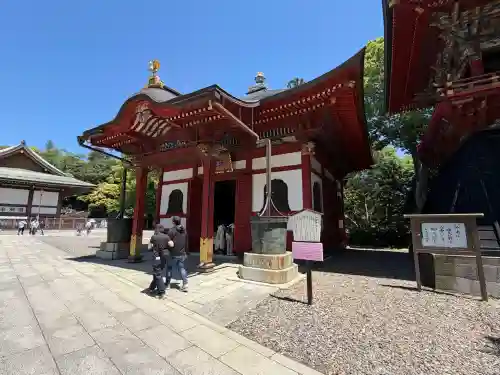 成田山新勝寺の{uncategorized: "未分類", other: "その他", undefined: "問題あり", building: "その他建物", grave: "お墓", sacred_gate: "鳥居", guardian: "狛犬", statue: "像", buddha: "仏像", history: "歴史", nature: "自然", garden: "庭園", animal: "動物", pagoda: "塔", temizu: "手水舎", mountain_gate: "山門・神門", sanctuary: "本殿・本堂", subordinate: "末社・摂社", art: "芸術", scenery: "景色", jizo: "地蔵", ema: "絵馬", goshuin: "御朱印", omikuji: "おみくじ", items: "授与品その他", amulet: "お守り", goshuincho: "御朱印帳", eats: "食事", festival: "お祭り", votive_dance: "神楽", shichigosan: "七五三参", wedding: "結婚式", experience: "体験その他", initially: "初詣", around: "周辺", anti_infection: "感染症対策"}