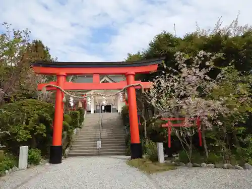 二川伏見稲荷の鳥居