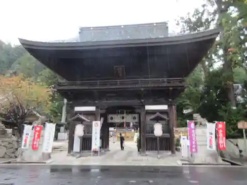 日牟禮八幡宮の山門・神門