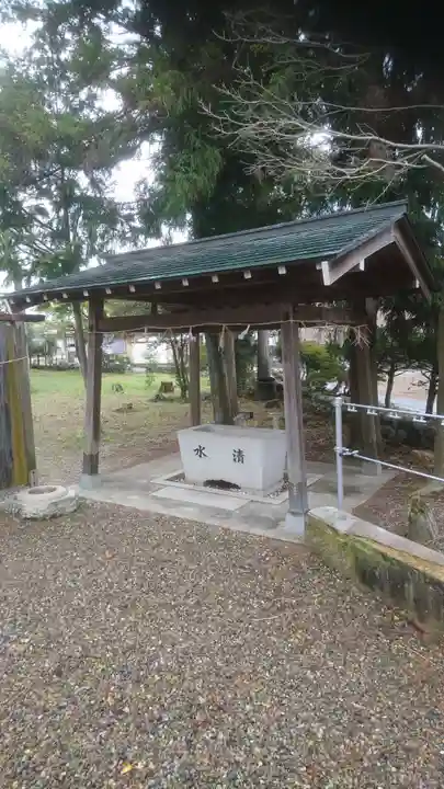 神明神社の手水舎
