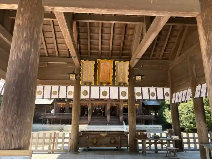 宮崎神宮の{uncategorized: "未分類", other: "その他", undefined: "問題あり", building: "その他建物", grave: "お墓", sacred_gate: "鳥居", guardian: "狛犬", statue: "像", buddha: "仏像", history: "歴史", nature: "自然", garden: "庭園", animal: "動物", pagoda: "塔", temizu: "手水舎", mountain_gate: "山門・神門", sanctuary: "本殿・本堂", subordinate: "末社・摂社", art: "芸術", scenery: "景色", jizo: "地蔵", ema: "絵馬", goshuin: "御朱印", omikuji: "おみくじ", items: "授与品その他", amulet: "お守り", goshuincho: "御朱印帳", eats: "食事", festival: "お祭り", votive_dance: "神楽", shichigosan: "七五三参", wedding: "結婚式", experience: "体験その他", initially: "初詣", around: "周辺", anti_infection: "感染症対策"}