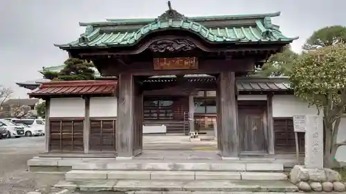 傳心寺の山門