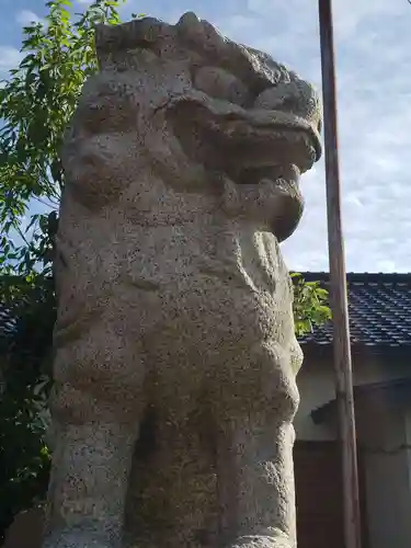 野村神社の狛犬