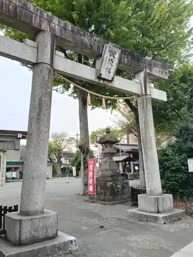 日野八坂神社の{uncategorized: "未分類", other: "その他", undefined: "問題あり", building: "その他建物", grave: "お墓", sacred_gate: "鳥居", guardian: "狛犬", statue: "像", buddha: "仏像", history: "歴史", nature: "自然", garden: "庭園", animal: "動物", pagoda: "塔", temizu: "手水舎", mountain_gate: "山門・神門", sanctuary: "本殿・本堂", subordinate: "末社・摂社", art: "芸術", scenery: "景色", jizo: "地蔵", ema: "絵馬", goshuin: "御朱印", omikuji: "おみくじ", items: "授与品その他", amulet: "お守り", goshuincho: "御朱印帳", eats: "食事", festival: "お祭り", votive_dance: "神楽", shichigosan: "七五三参", wedding: "結婚式", experience: "体験その他", initially: "初詣", around: "周辺", anti_infection: "感染症対策"}