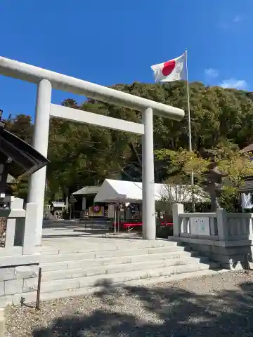 天津神明宮の{uncategorized: "未分類", other: "その他", undefined: "問題あり", building: "その他建物", grave: "お墓", sacred_gate: "鳥居", guardian: "狛犬", statue: "像", buddha: "仏像", history: "歴史", nature: "自然", garden: "庭園", animal: "動物", pagoda: "塔", temizu: "手水舎", mountain_gate: "山門・神門", sanctuary: "本殿・本堂", subordinate: "末社・摂社", art: "芸術", scenery: "景色", jizo: "地蔵", ema: "絵馬", goshuin: "御朱印", omikuji: "おみくじ", items: "授与品その他", amulet: "お守り", goshuincho: "御朱印帳", eats: "食事", festival: "お祭り", votive_dance: "神楽", shichigosan: "七五三参", wedding: "結婚式", experience: "体験その他", initially: "初詣", around: "周辺", anti_infection: "感染症対策"}