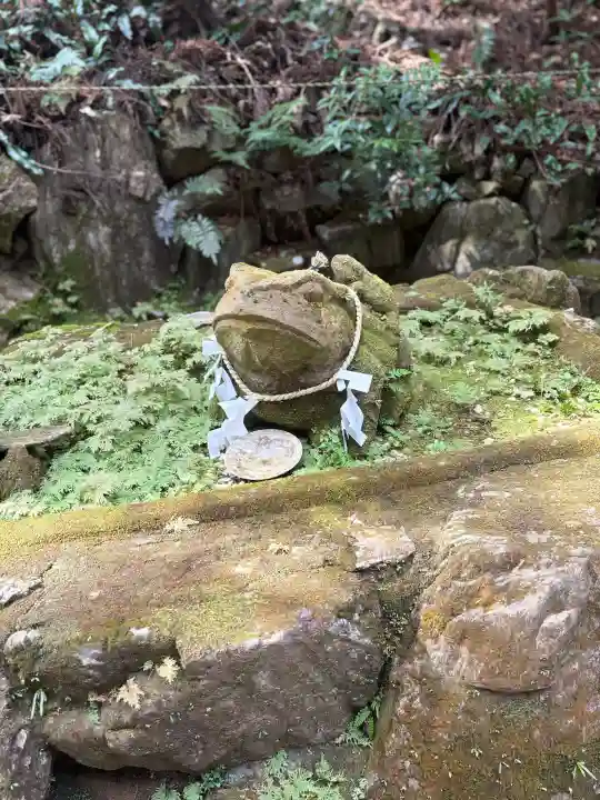 猿田彦三河神社の{uncategorized: "未分類", other: "その他", undefined: "問題あり", building: "その他建物", grave: "お墓", sacred_gate: "鳥居", guardian: "狛犬", statue: "像", buddha: "仏像", history: "歴史", nature: "自然", garden: "庭園", animal: "動物", pagoda: "塔", temizu: "手水舎", mountain_gate: "山門・神門", sanctuary: "本殿・本堂", subordinate: "末社・摂社", art: "芸術", scenery: "景色", jizo: "地蔵", ema: "絵馬", goshuin: "御朱印", omikuji: "おみくじ", items: "授与品その他", amulet: "お守り", goshuincho: "御朱印帳", eats: "食事", festival: "お祭り", votive_dance: "神楽", shichigosan: "七五三参", wedding: "結婚式", experience: "体験その他", initially: "初詣", around: "周辺", anti_infection: "感染症対策"}