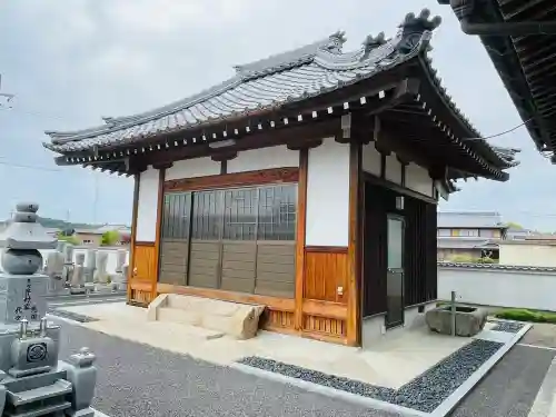長福寺の{uncategorized: "未分類", other: "その他", undefined: "問題あり", building: "その他建物", grave: "お墓", sacred_gate: "鳥居", guardian: "狛犬", statue: "像", buddha: "仏像", history: "歴史", nature: "自然", garden: "庭園", animal: "動物", pagoda: "塔", temizu: "手水舎", mountain_gate: "山門・神門", sanctuary: "本殿・本堂", subordinate: "末社・摂社", art: "芸術", scenery: "景色", jizo: "地蔵", ema: "絵馬", goshuin: "御朱印", omikuji: "おみくじ", items: "授与品その他", amulet: "お守り", goshuincho: "御朱印帳", eats: "食事", festival: "お祭り", votive_dance: "神楽", shichigosan: "七五三参", wedding: "結婚式", experience: "体験その他", initially: "初詣", around: "周辺", anti_infection: "感染症対策"}