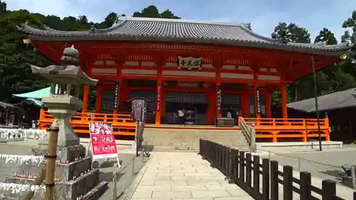 勝尾寺の本殿・本堂