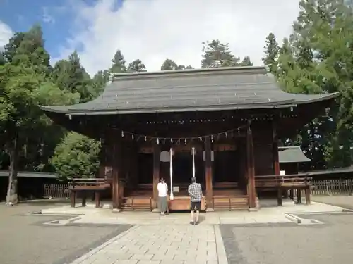 上杉神社の本殿・本堂