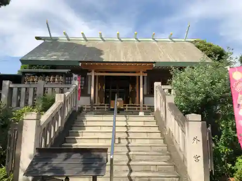 伊勢原大神宮の{uncategorized: "未分類", other: "その他", undefined: "問題あり", building: "その他建物", grave: "お墓", sacred_gate: "鳥居", guardian: "狛犬", statue: "像", buddha: "仏像", history: "歴史", nature: "自然", garden: "庭園", animal: "動物", pagoda: "塔", temizu: "手水舎", mountain_gate: "山門・神門", sanctuary: "本殿・本堂", subordinate: "末社・摂社", art: "芸術", scenery: "景色", jizo: "地蔵", ema: "絵馬", goshuin: "御朱印", omikuji: "おみくじ", items: "授与品その他", amulet: "お守り", goshuincho: "御朱印帳", eats: "食事", festival: "お祭り", votive_dance: "神楽", shichigosan: "七五三参", wedding: "結婚式", experience: "体験その他", initially: "初詣", around: "周辺", anti_infection: "感染症対策"}